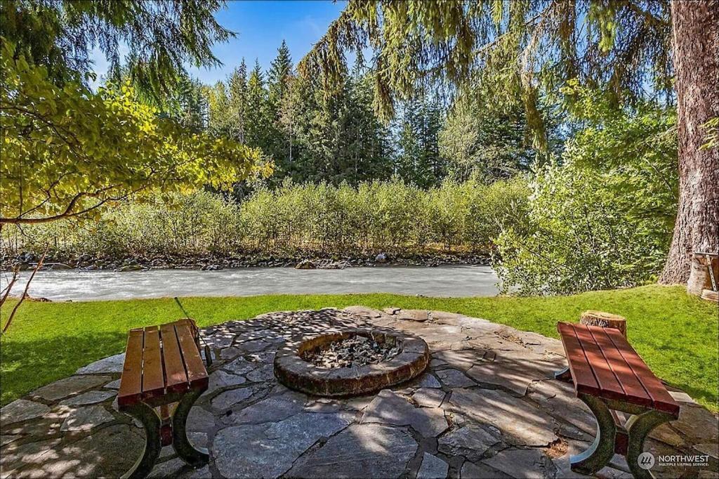 New: Steps From White River Near Mount Rainier National Park Greenwater Luaran gambar