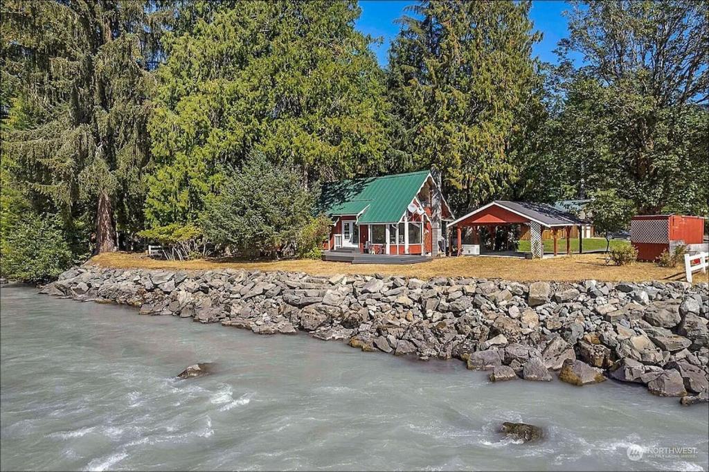 New: Steps From White River Near Mount Rainier National Park Greenwater Luaran gambar
