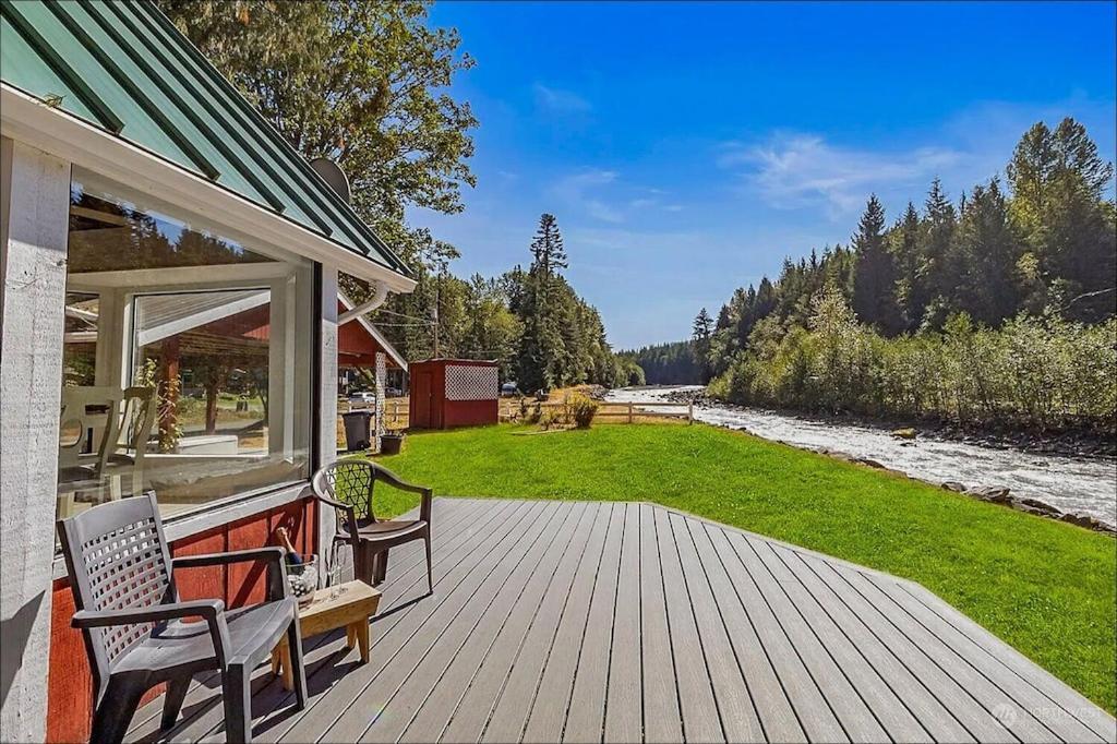 New: Steps From White River Near Mount Rainier National Park Greenwater Luaran gambar