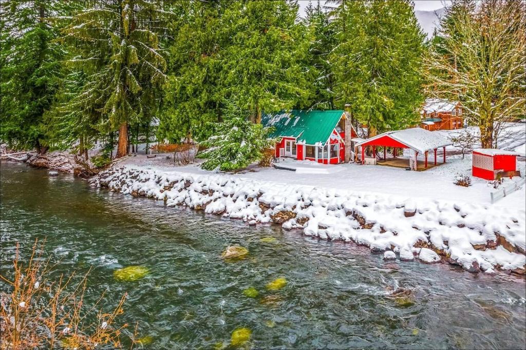 New: Steps From White River Near Mount Rainier National Park Greenwater Luaran gambar